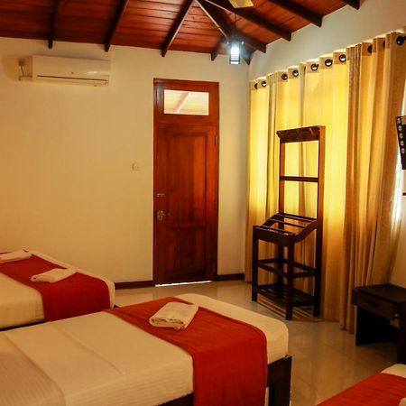 Queens Lodge Kandy Exterior photo