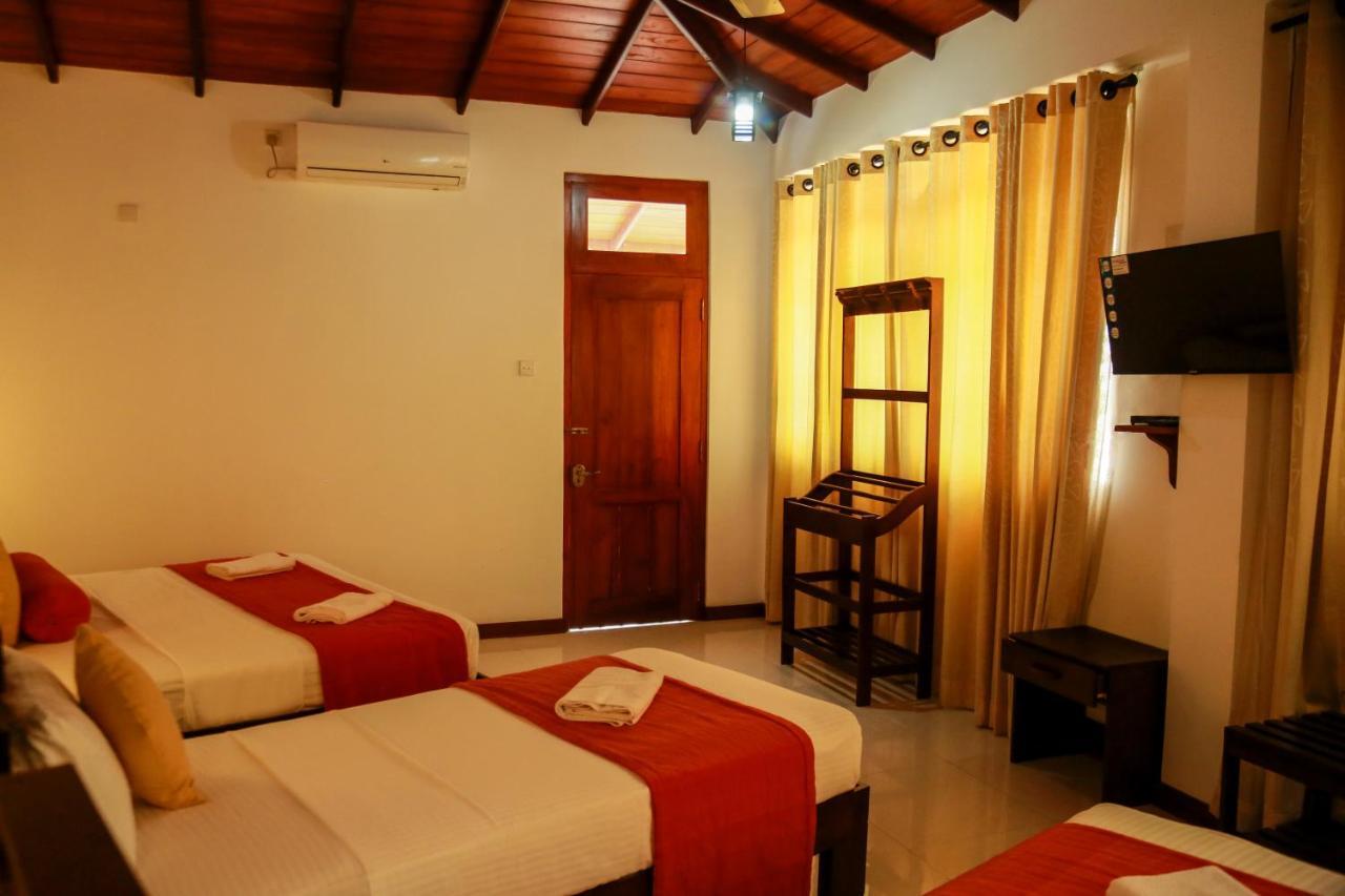 Queens Lodge Kandy Exterior photo